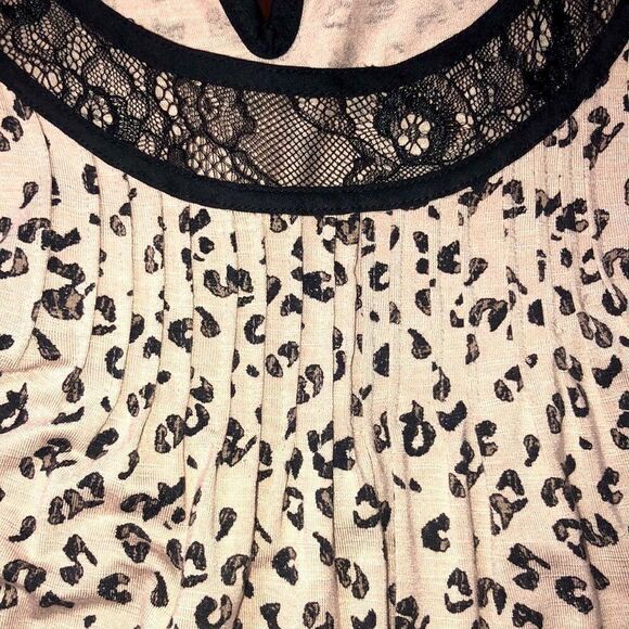 LOFT M Cheetah Print Lace Detail Sleeveless Top - Picture 10 of 10